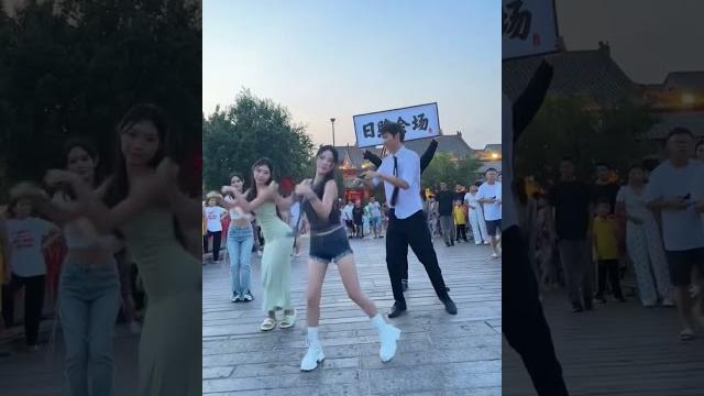 户外舞蹈 #浅跳一下 #摩托摇 #阿梓不可爱 #阿梓不可爱尬舞 @阿梓不可爱o3x929aibapk6ivy @阿梓才三岁o3xzeykmcz2ycpyi @快手弹幕o3xrp73cwb9z 户外舞蹈 #浅跳一下 #摩托摇 #阿梓不可爱 #阿梓不可爱尬舞 @阿梓不可爱o3x929aibapk6ivy @阿梓才三岁o3xzeykmcz2ycpyi @快手弹幕o3xrp73cwb9z