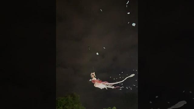 不知道怎样才能吸引你的注意#汉服 #古风 #氛围感 不知道怎样才能吸引你的注意#汉服 #古风 #氛围感