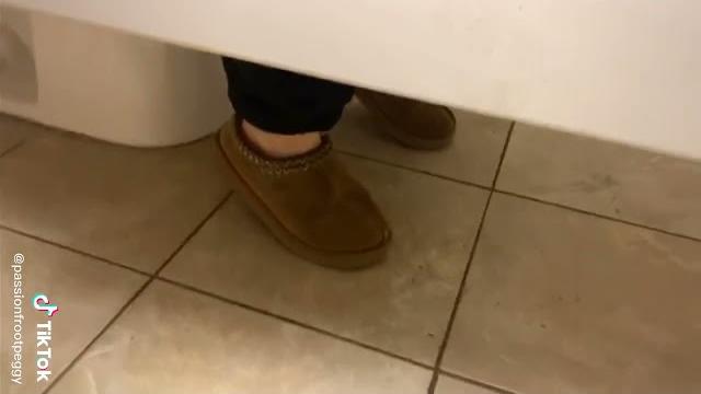 Girls blows it on the toilet Girls blows it on the toilet