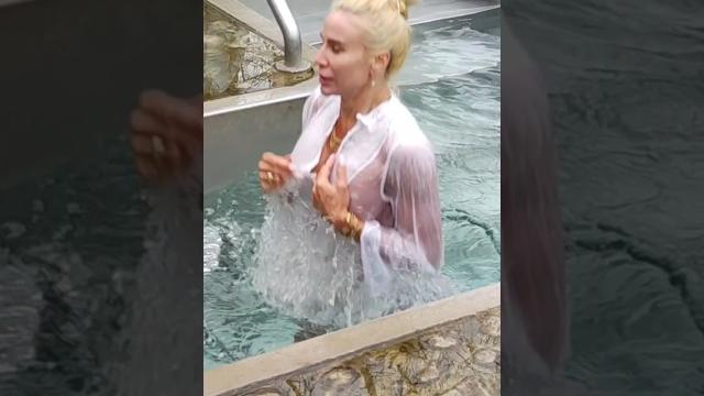 Winswim #137 ice bath in bikini крещение del bautismo de batismo epiphany #swimming baptism #pool Winswim #137 ice bath in bikini крещение del bautismo de batismo epiphany #swimming baptism #pool