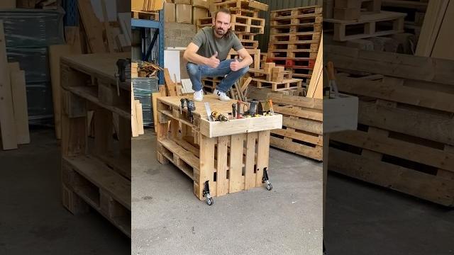 Diy workbench with 4 pallets ! #woodworking #diy #workbench Diy workbench with 4 pallets ! #woodworking #diy #workbench