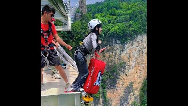 The gorge is full of breeze and i am waiting for you. #bungee jumping #youth has no price go crazy The gorge is full of breeze and i am waiting for you. #bungee jumping #youth has no price go crazy
