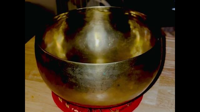 Singing bowl a 116hz f340 hz Singing bowl a 116hz f340 hz