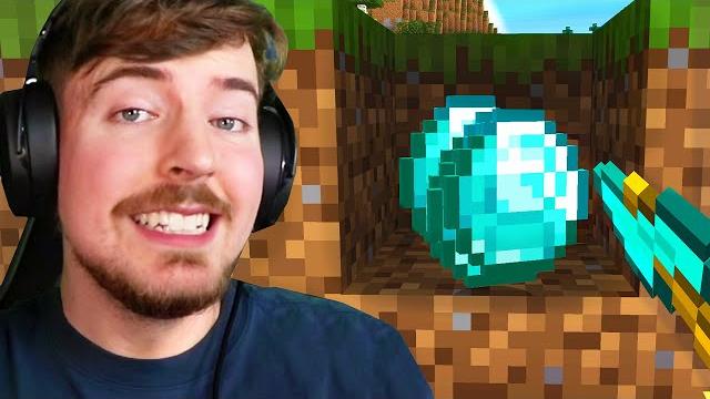 Minecraft, но случайный хаос происходит каждую минуту! Minecraft, но случайный хаос происходит каждую минуту!