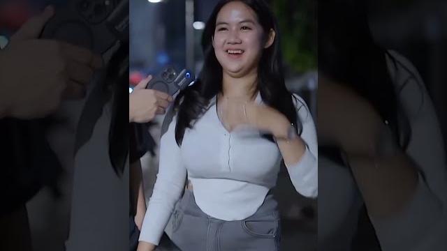Interview selebgram "suka cowo tinggi berurat" Interview selebgram "suka cowo tinggi berurat"