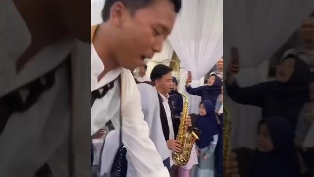 #shorts #shortsvideo #shortsmusic #saxophone #weddingentrance #entrance #komang #komangcover #shorts #shortsvideo #shortsmusic #saxophone #weddingentrance #entrance #komang #komangcover