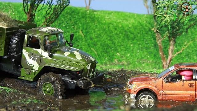 Мультик про машинки. маша и медведь катаются по грязи. манкимульт Мультик про машинки. маша и медведь катаются по грязи. манкимульт