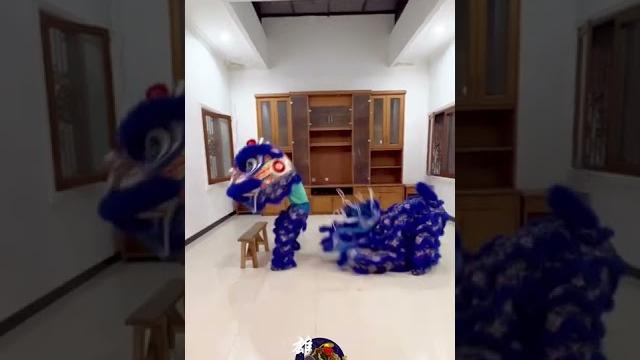 Eh kok bisa copot?? #barongsai #viral #liondance Eh kok bisa copot?? #barongsai #viral #liondance