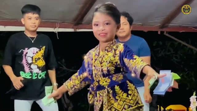 Putri penari - mans boy group-tarian sanggale gabbang Putri penari - mans boy group-tarian sanggale gabbang