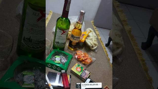 Wayahe kobam bolo‼️ #shorts #karaoke #dangdut #joget #janda #pemersatubangsa #biduan #viral #lc Wayahe kobam bolo‼️ #shorts #karaoke #dangdut #joget #janda #pemersatubangsa #biduan #viral #lc