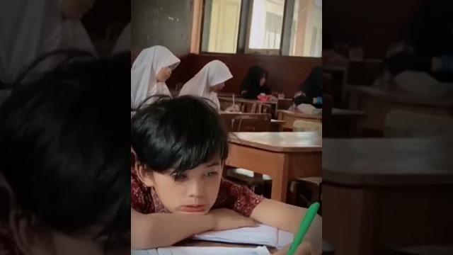 Cowok ganteng di sekolah komen #subscribe #like Cowok ganteng di sekolah komen #subscribe #like
