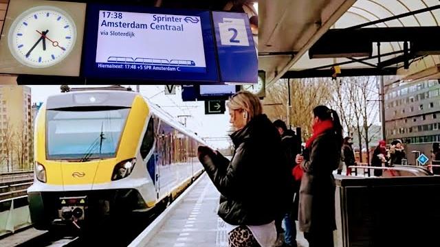 Sprinter train ride to amsterdam centraal from station lelylaan | thursday 31 march 2022 | 5:38 pm Sprinter train ride to amsterdam centraal from station lelylaan | thursday 31 march 2022 | 5:38 pm