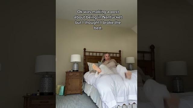 Omg. i think i broke the bed #thatwentwrong #oops #nantucketvibes #weekendgetaway #wheelsup Omg. i think i broke the bed #thatwentwrong #oops #nantucketvibes #weekendgetaway #wheelsup