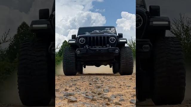 Insane jeep wrangler rubicon 392 (custom exhaust) Insane jeep wrangler rubicon 392 (custom exhaust)
