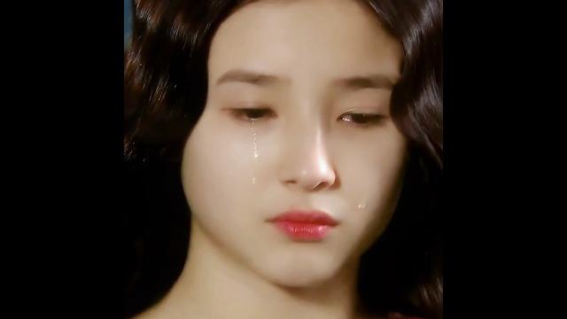Seeing nancy cry makes me tear up momoland Seeing nancy cry makes me tear up momoland