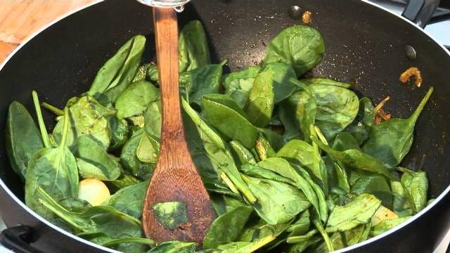 How to make saag aloo How to make saag aloo