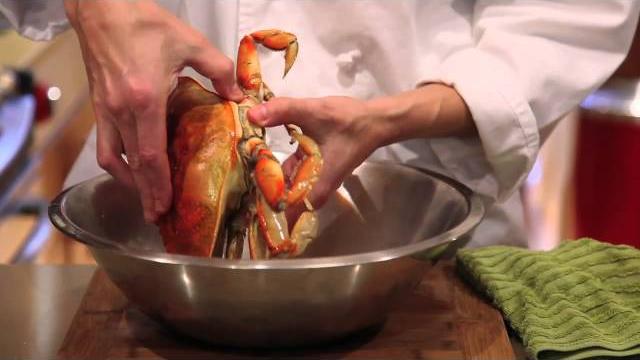How to cook and clean a dungeness crab How to cook and clean a dungeness crab