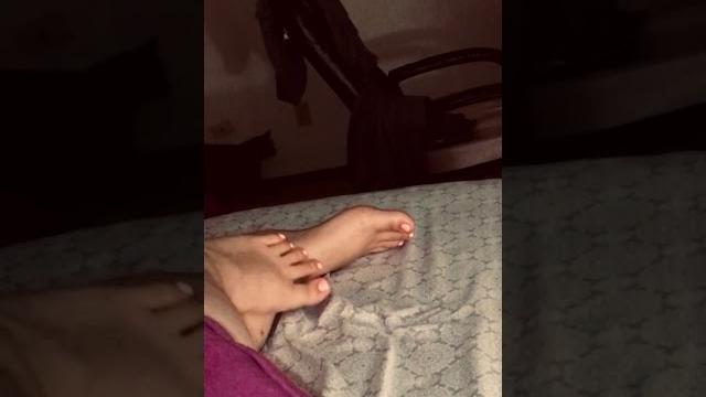 Bbw feet in bed Bbw feet in bed