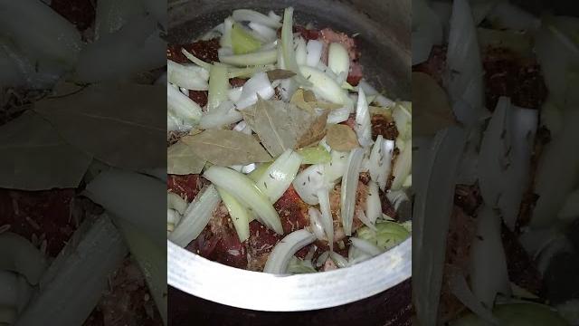 Готовим в афганском казане говядину Готовим в афганском казане говядину