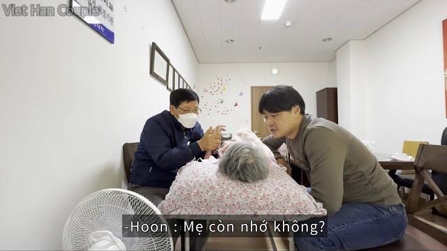 Về hàn quốc hoon và cha đi thăm mẹ Về hàn quốc hoon và cha đi thăm mẹ