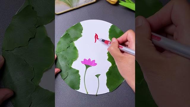 Use ginkgo leaves to make a lotus pond in summer #creativepainting #creative art #creative Use ginkgo leaves to make a lotus pond in summer #creativepainting #creative art #creative