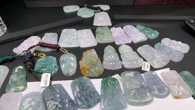 翡翠直播 山水人物九尾狐精雕老师傅工艺专场 鹿灵 2020.07.30 翡翠直播 山水人物九尾狐精雕老师傅工艺专场 鹿灵 2020.07.30