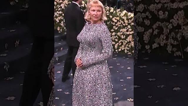Pamela anderson stuns at the #metgala. Pamela anderson stuns at the #metgala.