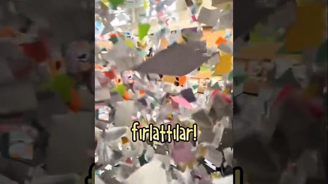 Öğrencilerden unutulmaz okul vedası! Öğrencilerden unutulmaz okul vedası!