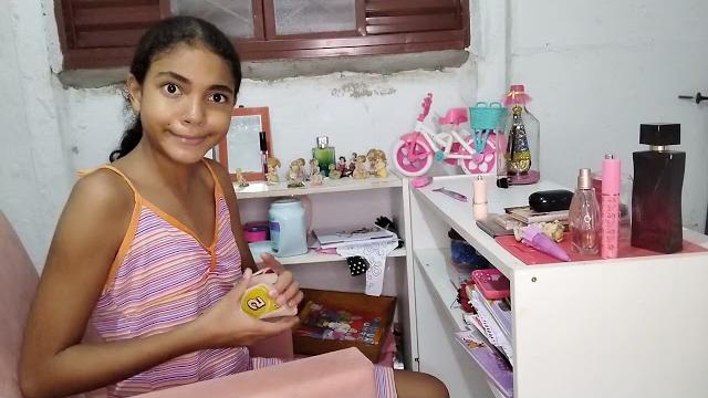 Arrumando minha mesinha Arrumando minha mesinha