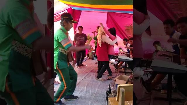 Aki aki goyang hot Aki aki goyang hot