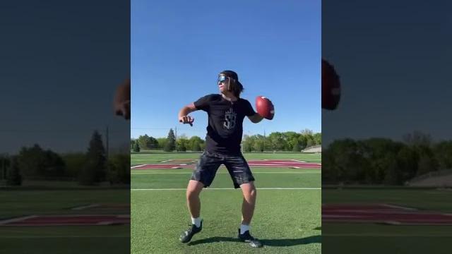 An ambidextrous qb? An ambidextrous qb?