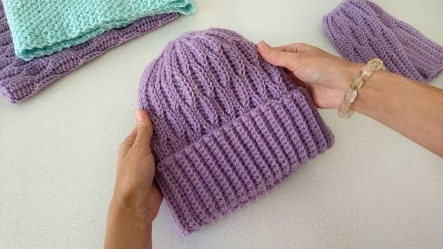 Beautiful crochet hat from one skein. crochet honeycomb pattern Beautiful crochet hat from one skein. crochet honeycomb pattern