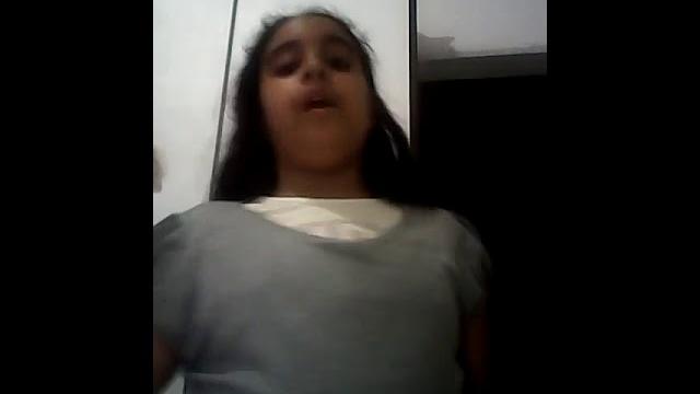 Provando roupas da minha mãe Provando roupas da minha mãe