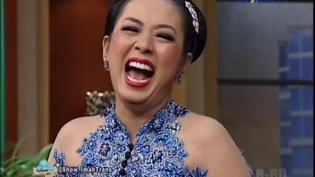 Showimah show 2014 (raffi n nagita) Showimah show 2014 (raffi n nagita)