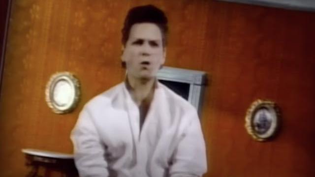 Fleetwood mac - big love (official music video) Fleetwood mac - big love (official music video)