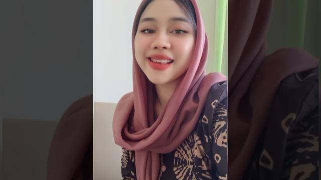 Live hijab style hot melon besar bgt Live hijab style hot melon besar bgt