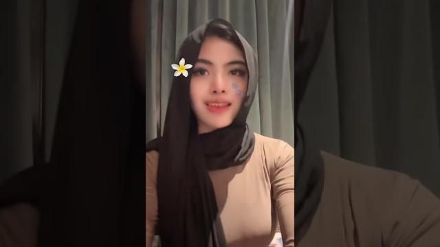 Nadyavitt bareng niswahbm Nadyavitt bareng niswahbm