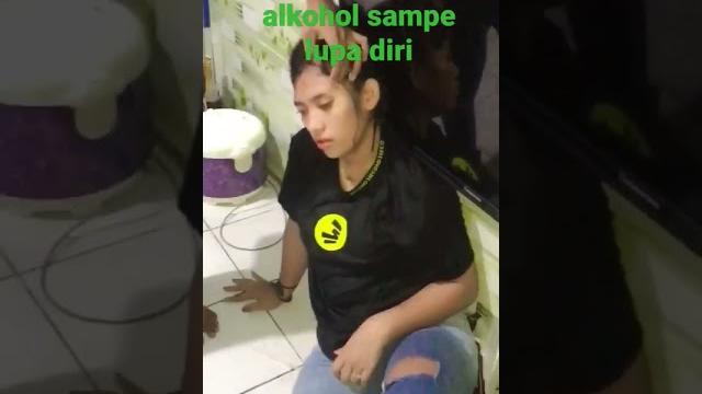 Nona sumba mabok alkohol sampai talipat2 lupa diri Nona sumba mabok alkohol sampai talipat2 lupa diri