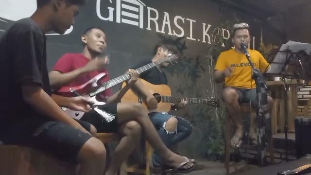 Sugiono guplak live musik cover lagu tertanam Sugiono guplak live musik cover lagu tertanam