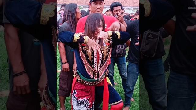 Sembuhan anggi indut cewe mendem #shortvideo #ibcbae #cakilan #jaranan #viral #ebegbanyumasan Sembuhan anggi indut cewe mendem #shortvideo #ibcbae #cakilan #jaranan #viral #ebegbanyumasan