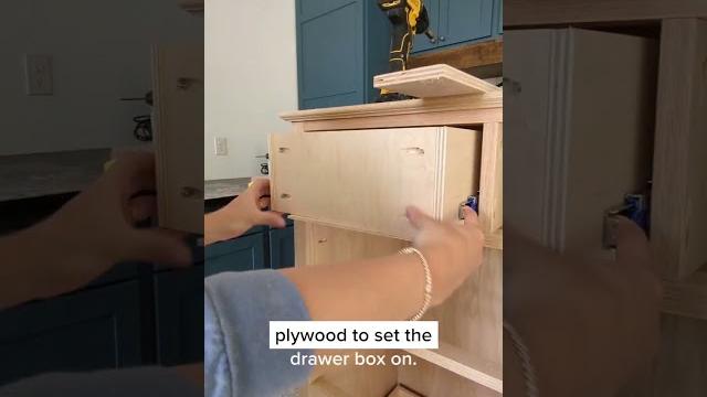 An easy way to install drawer slides #drawerslide #diywoodworking #woodworkingtips #diyfuture An easy way to install drawer slides #drawerslide #diywoodworking #woodworkingtips #diyfuture