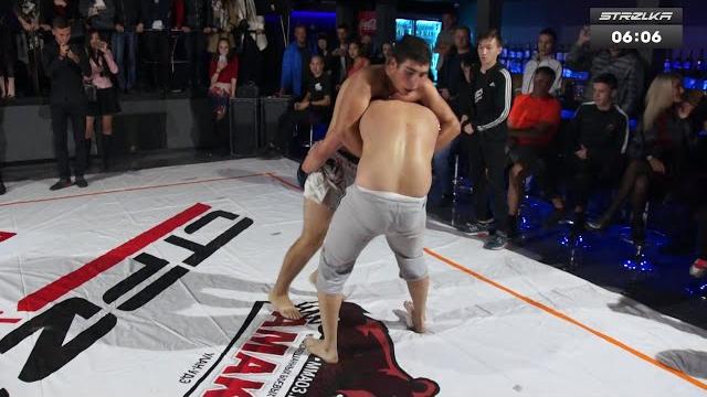 Охотник против кабана !!! кто кого !!! Охотник против кабана !!! кто кого !!!