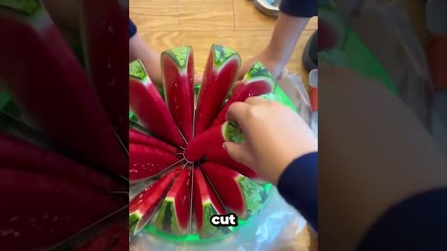 Stop buying watermelons until you watch this! Stop buying watermelons until you watch this!