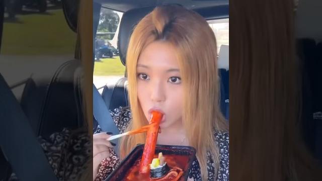 Mom do you want one? #shorts #viral #mukbang Mom do you want one? #shorts #viral #mukbang
