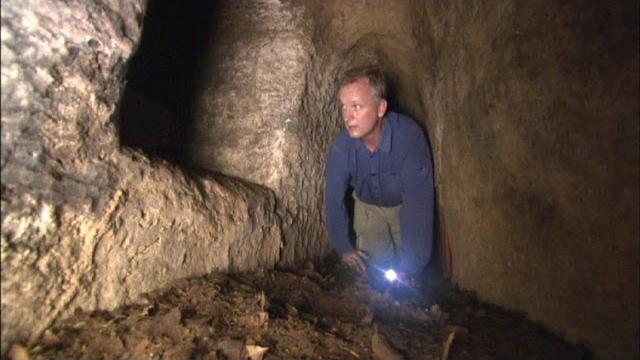 Viet cong tunnels and traps - platoon: the true story Viet cong tunnels and traps - platoon: the true story