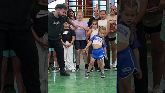 Se olvidó de toda la coreo pero al final supo resolverlo Se olvidó de toda la coreo pero al final supo resolverlo