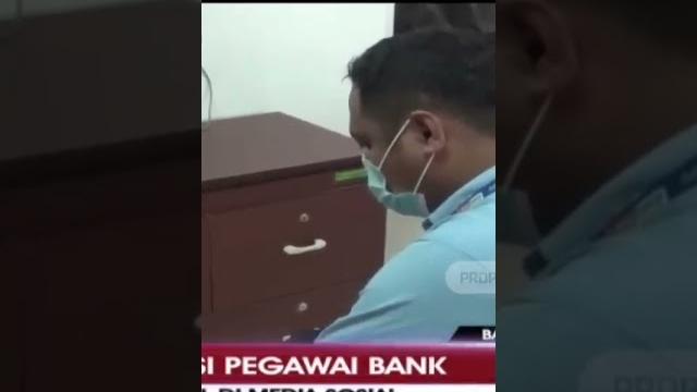 Sedang viral!! aksi joget pegawai bank meresahkan warga #kabarterkini #viral #indonesia #trending Sedang viral!! aksi joget pegawai bank meresahkan warga #kabarterkini #viral #indonesia #trending