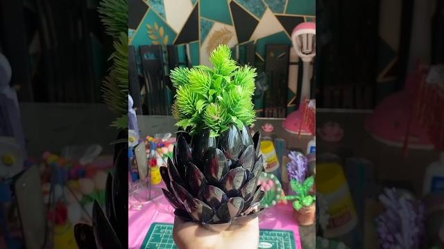 Diy flower vase with disposable spoon #ytshorts Diy flower vase with disposable spoon #ytshorts