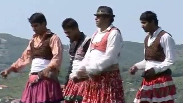 Arap kızı - grup bağdaş Arap kızı - grup bağdaş