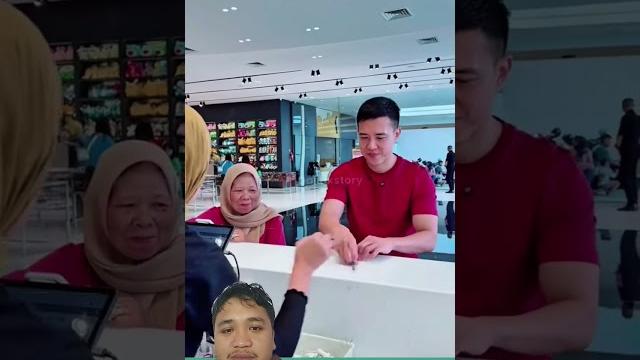 Momen haru seorang pemilik baju gratisin buat kakek nenek ini#motivasi #fypyoutube #lewatberanda Momen haru seorang pemilik baju gratisin buat kakek nenek ini#motivasi #fypyoutube #lewatberanda
